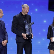 Erling Haaland vence pela primeira vez o prémio de Jogador do Ano da UEFA